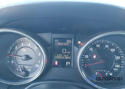 2012 Jeep Grand Cherokee Laredo z USA, uszkodzony, nr VIN 1C4RJFAG0CC190193